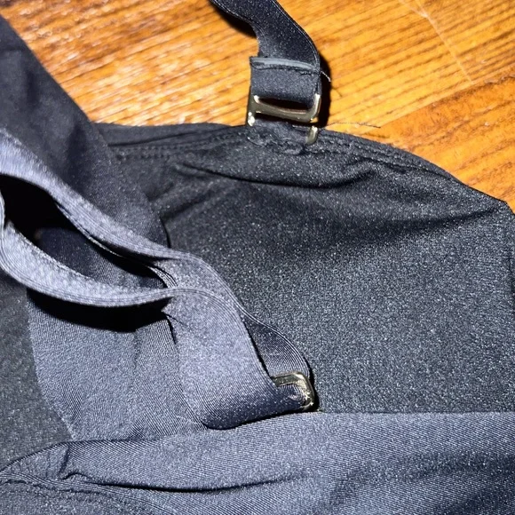 Black Time & Tru One Shoulder Bikini Top Gold Accents Size 1X - Picture 6 of 13